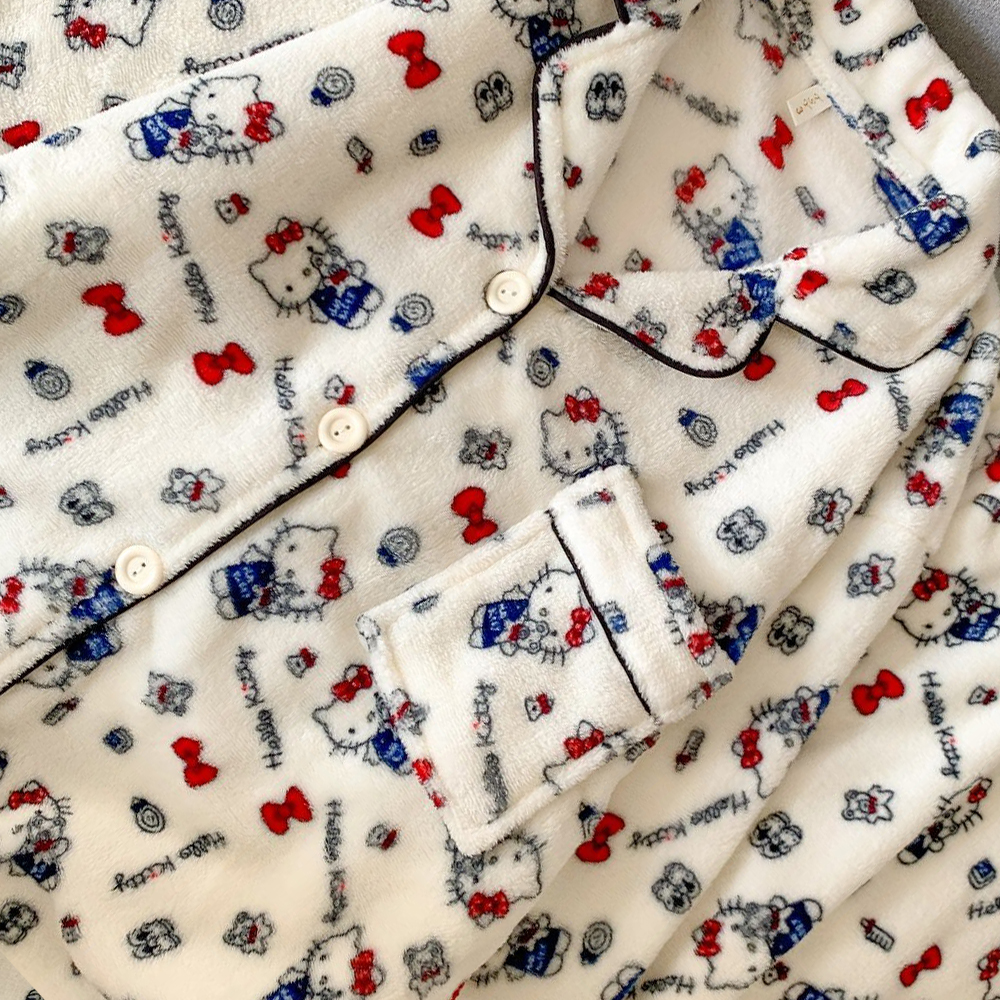 Sanrio Hello Kitty Flannel Wom - огляд і ціна Winter Clothing Gear